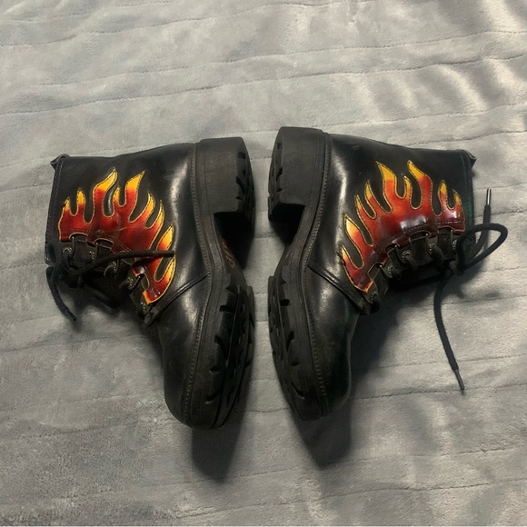 ✨Flame Detailed Black Combat Boots - Picture 2 of 7